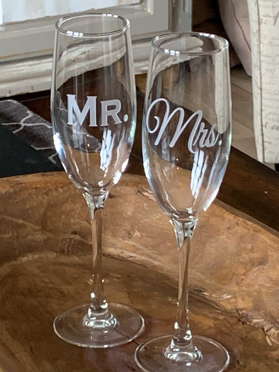 Mr. & Mrs. Dried Floral Wine Glasses > Toasting Flutes