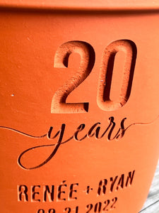 Engraved Anniversary Flower Pot – Custom Milestone Year, Names & Date – Pottery Gift for 9th or Any Anniversary