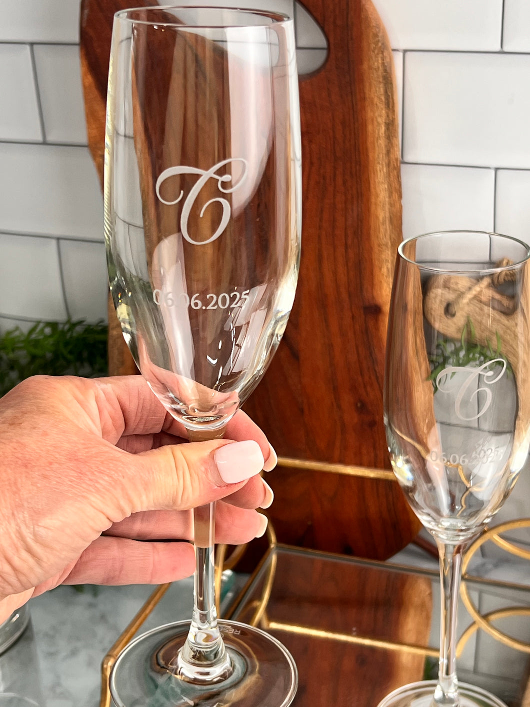 Personalized Stemmed Champagne Flutes – Script Initial & Date