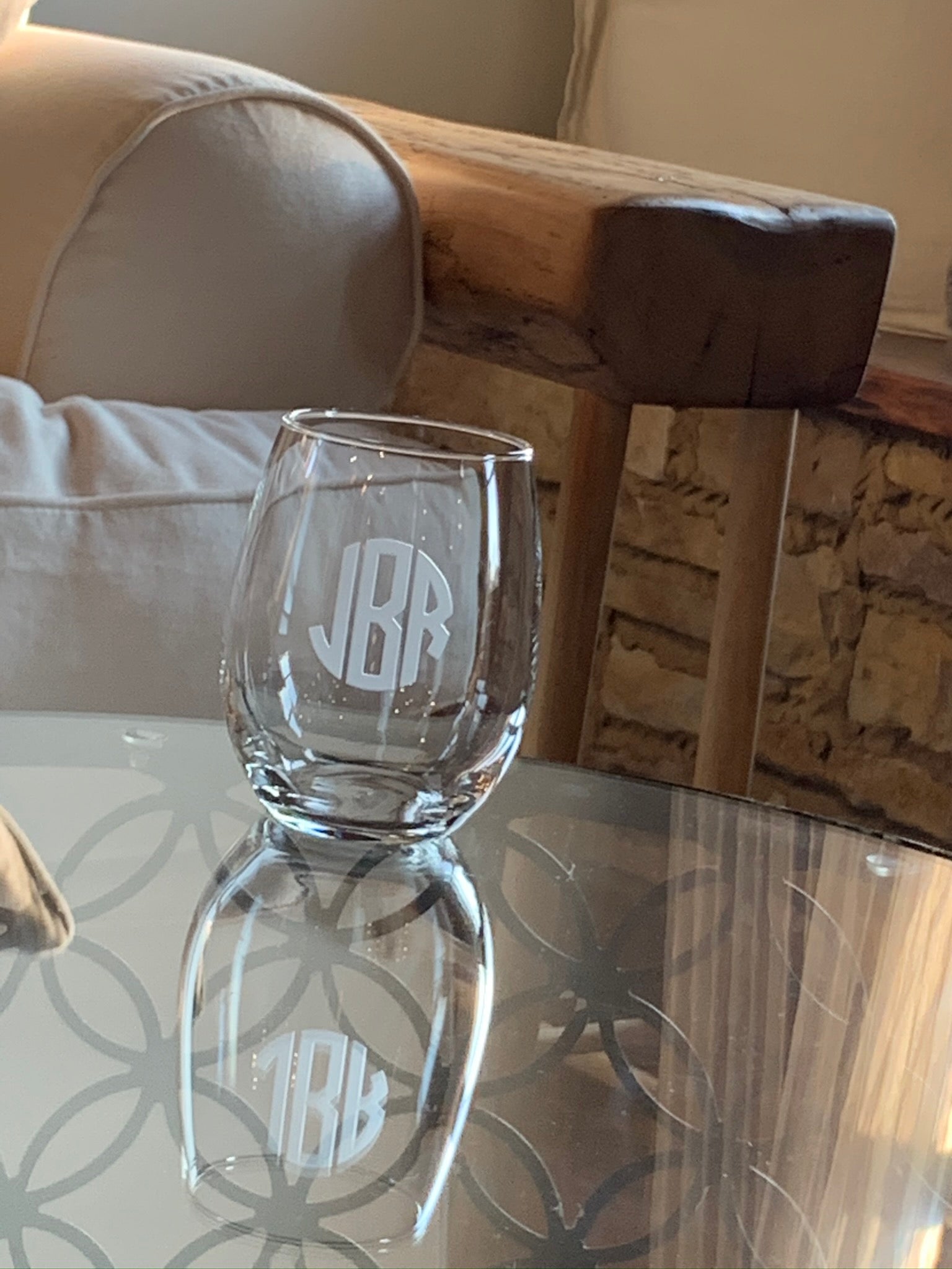 Etched Acrylic 12 oz. Stemless Wine Glasses – The Monogrammed Home