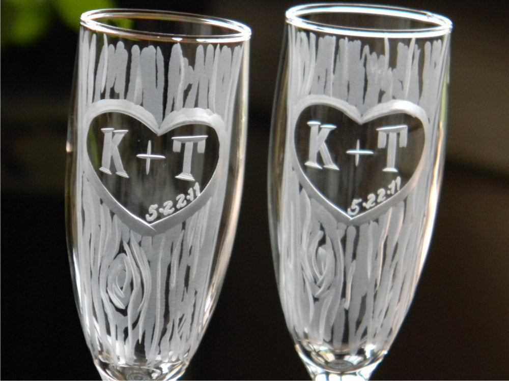 Custom Engraved Laurel Modern Champagne Flutes, Pair