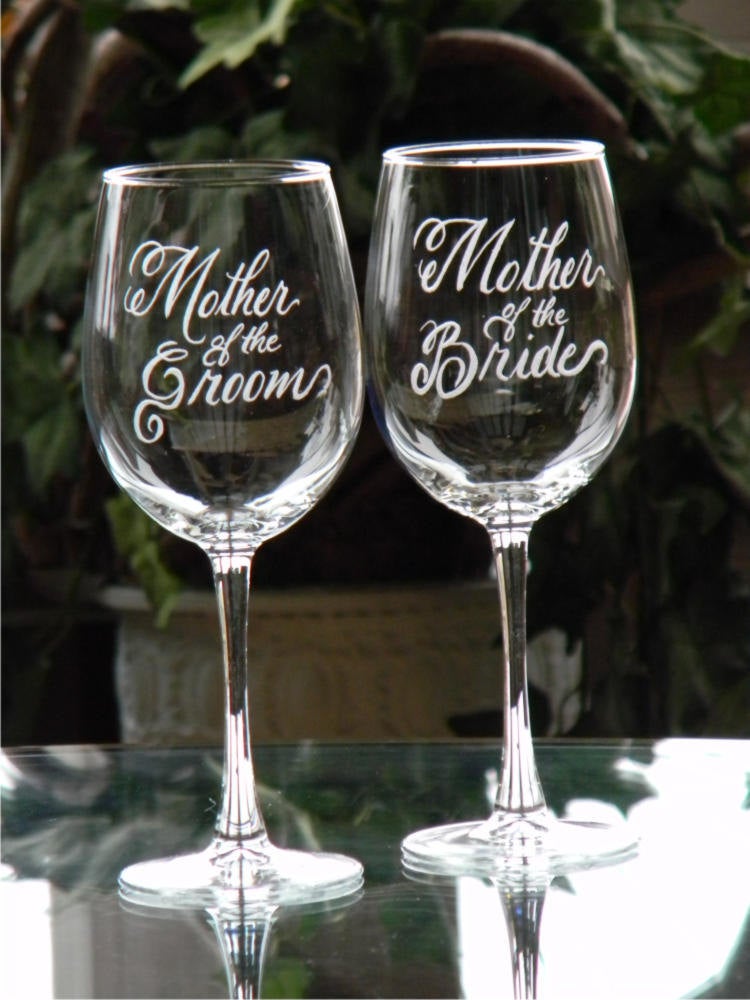Mother's Day Engraved Twin Wine Glass Set